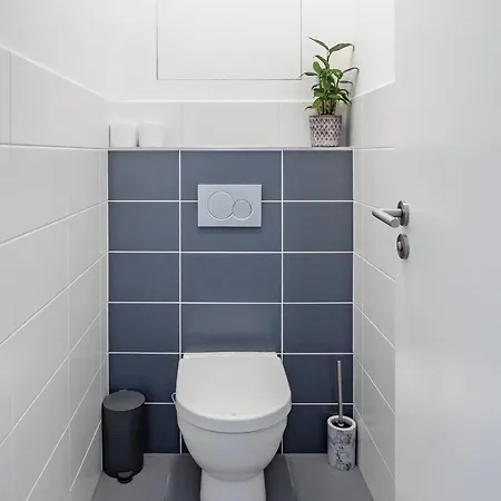 Centre, Balcony, Ac & Lift Апартаменты *