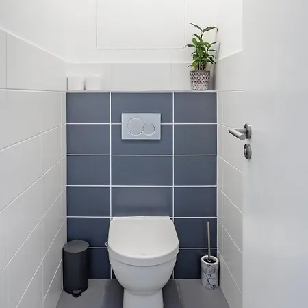 Centre, Balcony, Ac & Lift